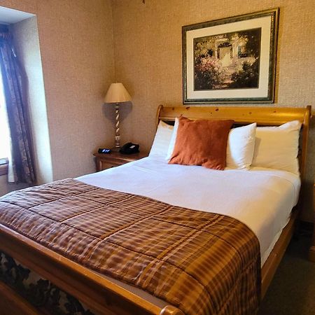 Altland House Inn & Suites Abbottstown Екстериор снимка