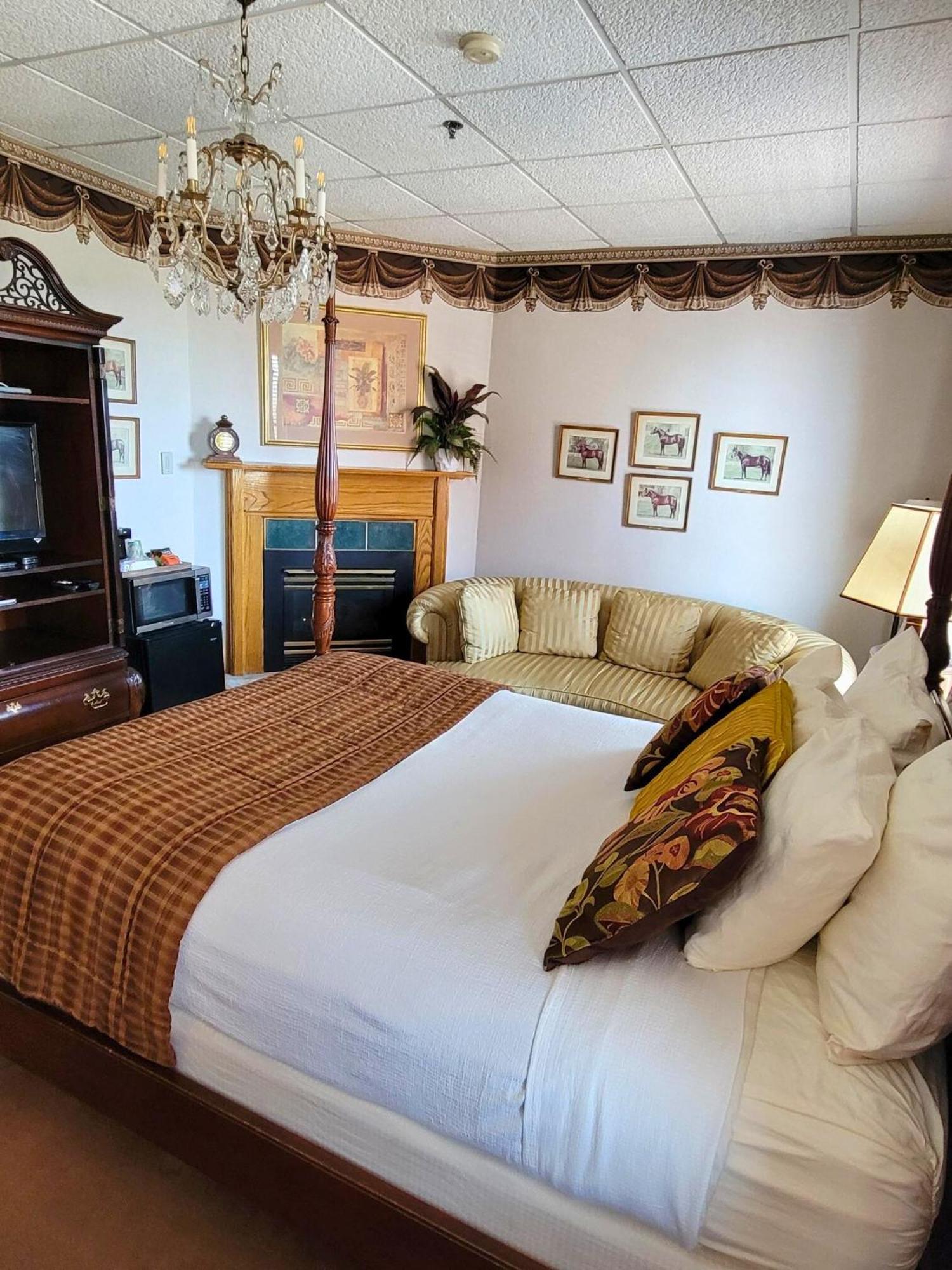 Altland House Inn & Suites Abbottstown Екстериор снимка