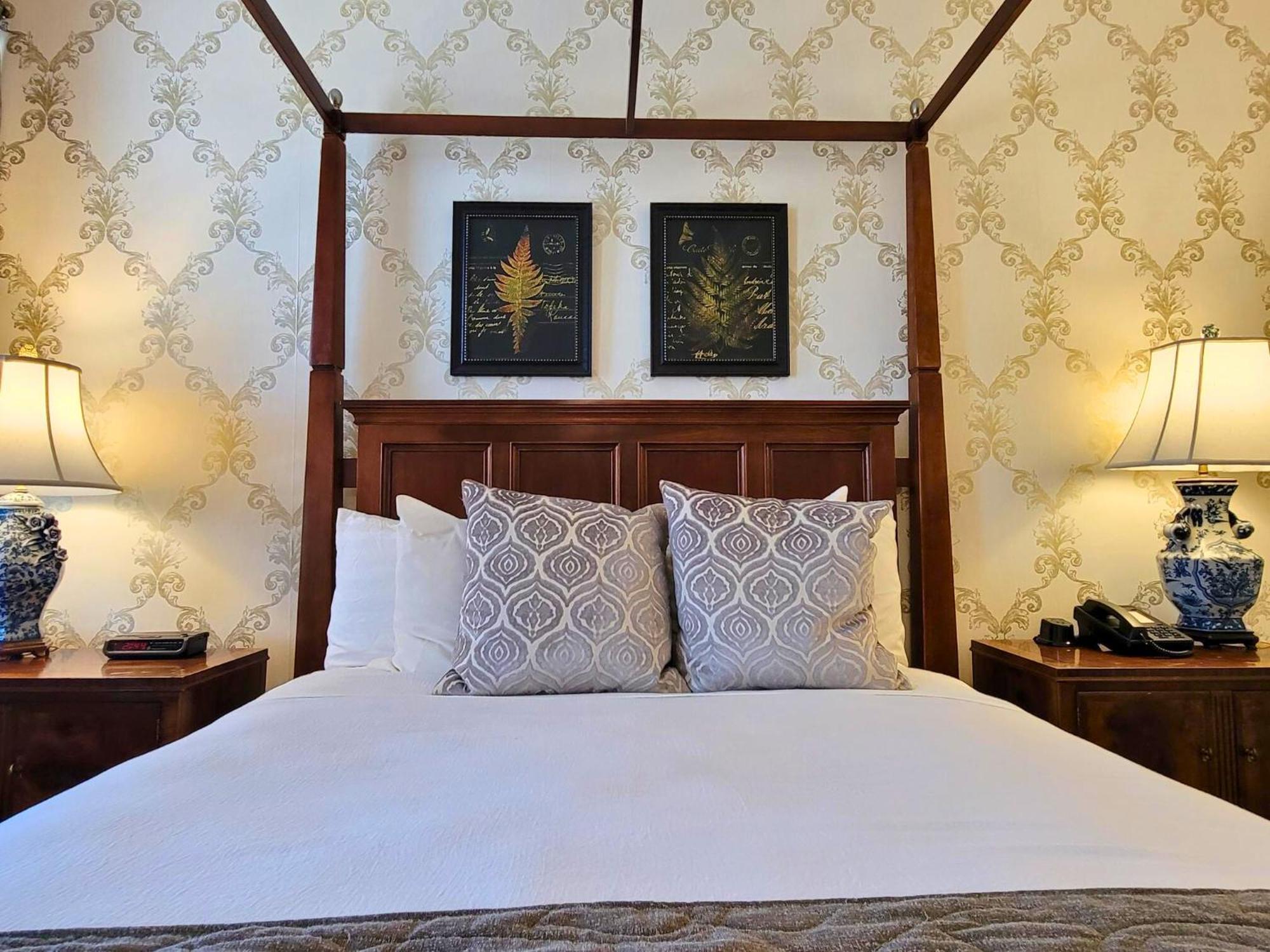 Altland House Inn & Suites Abbottstown Екстериор снимка