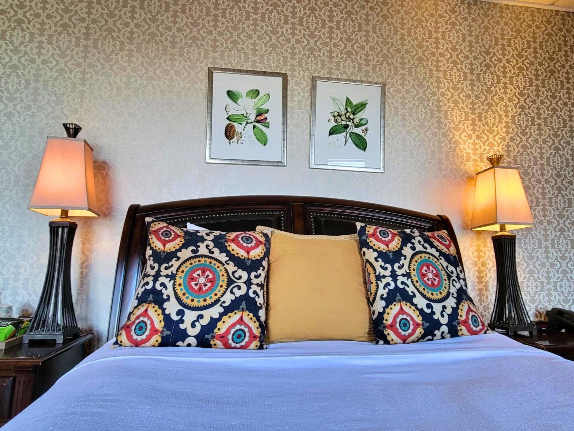 Altland House Inn & Suites Abbottstown Екстериор снимка