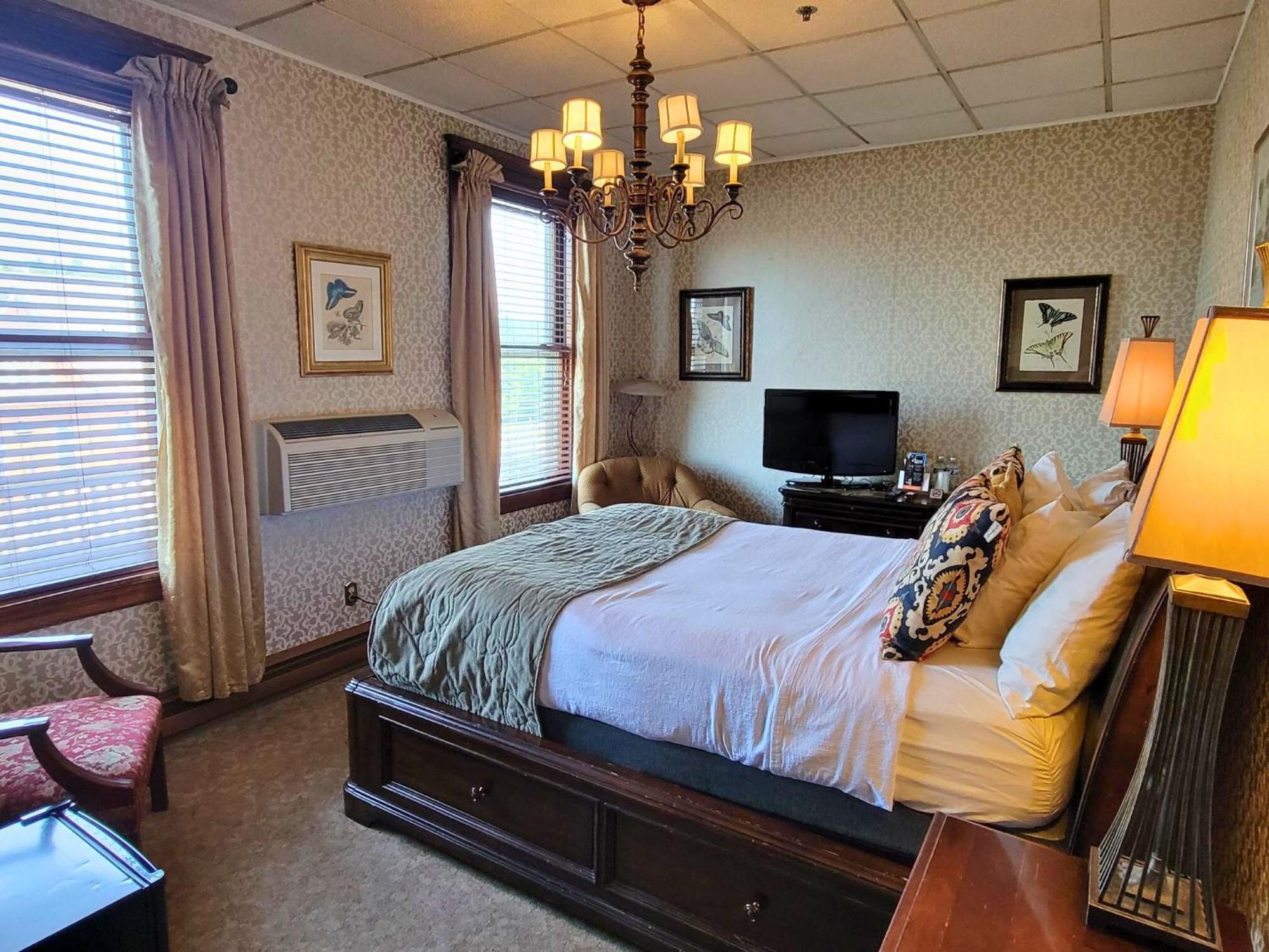 Altland House Inn & Suites Abbottstown Екстериор снимка