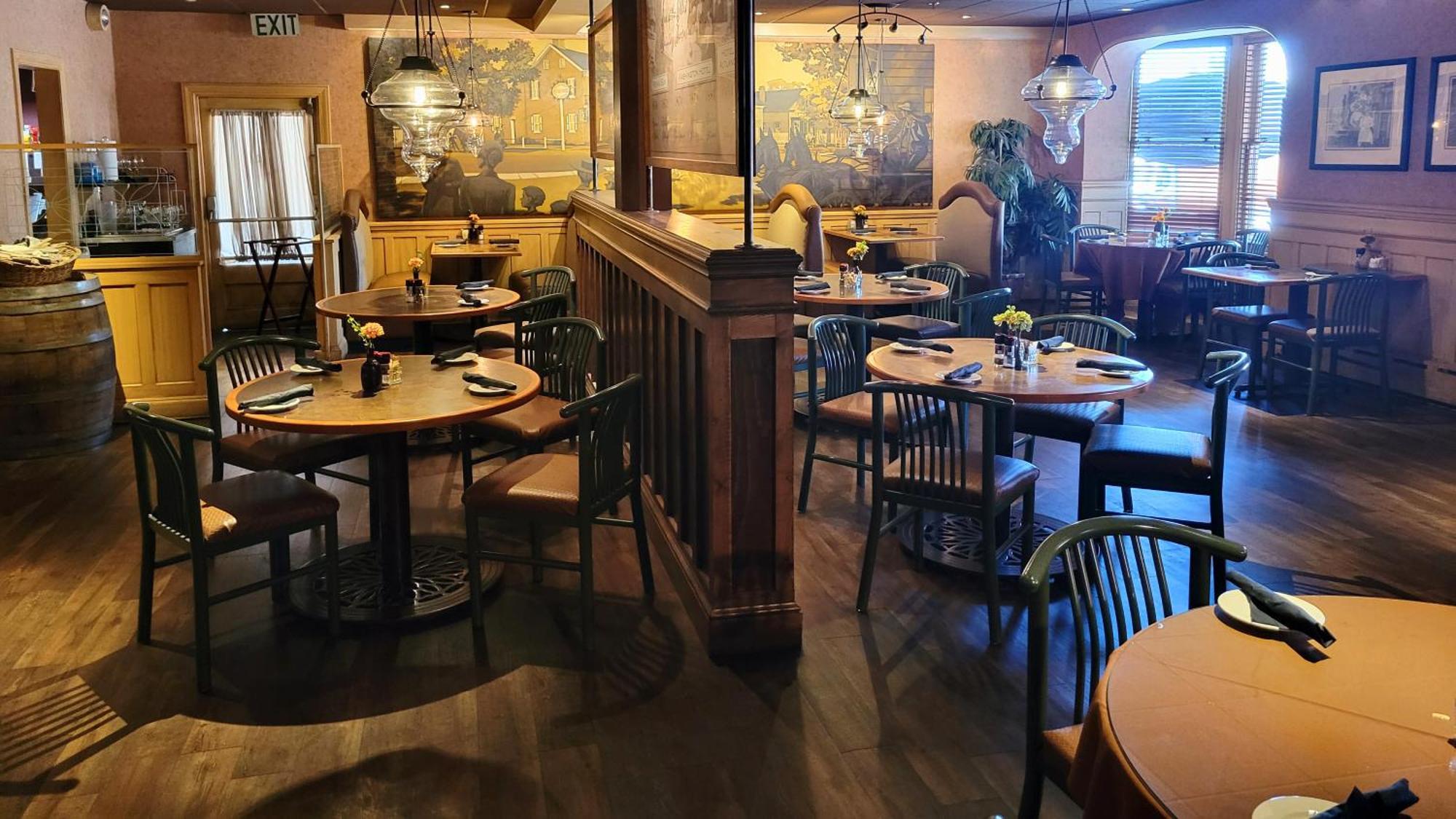 Altland House Inn & Suites Abbottstown Екстериор снимка