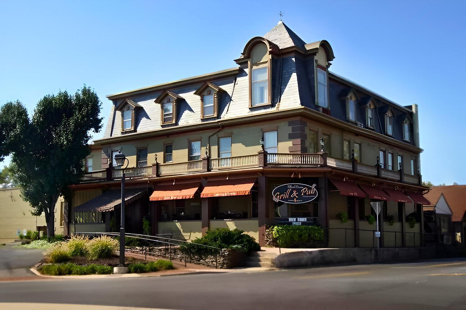 Altland House Inn & Suites Abbottstown Екстериор снимка