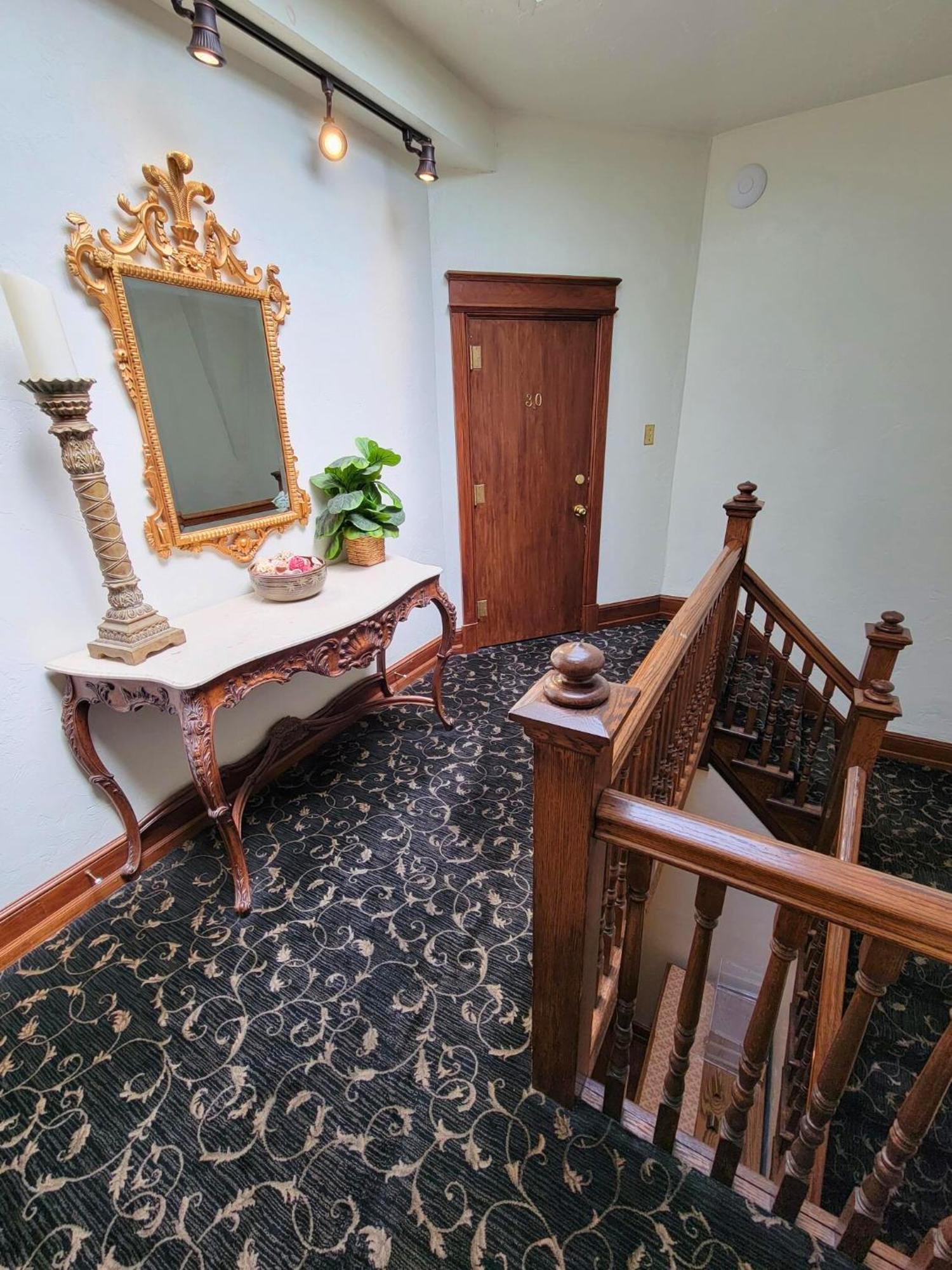 Altland House Inn & Suites Abbottstown Екстериор снимка