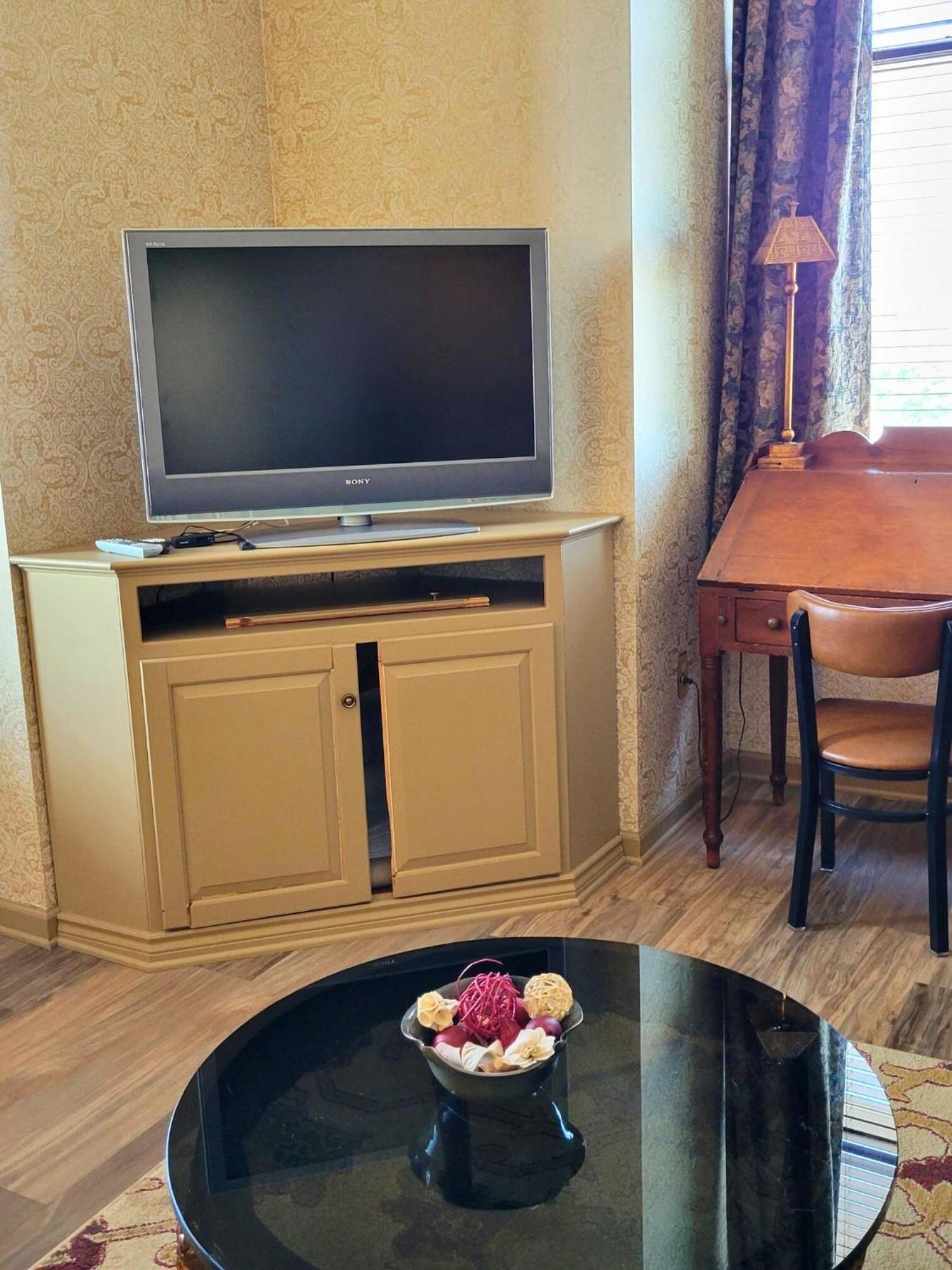 Altland House Inn & Suites Abbottstown Екстериор снимка