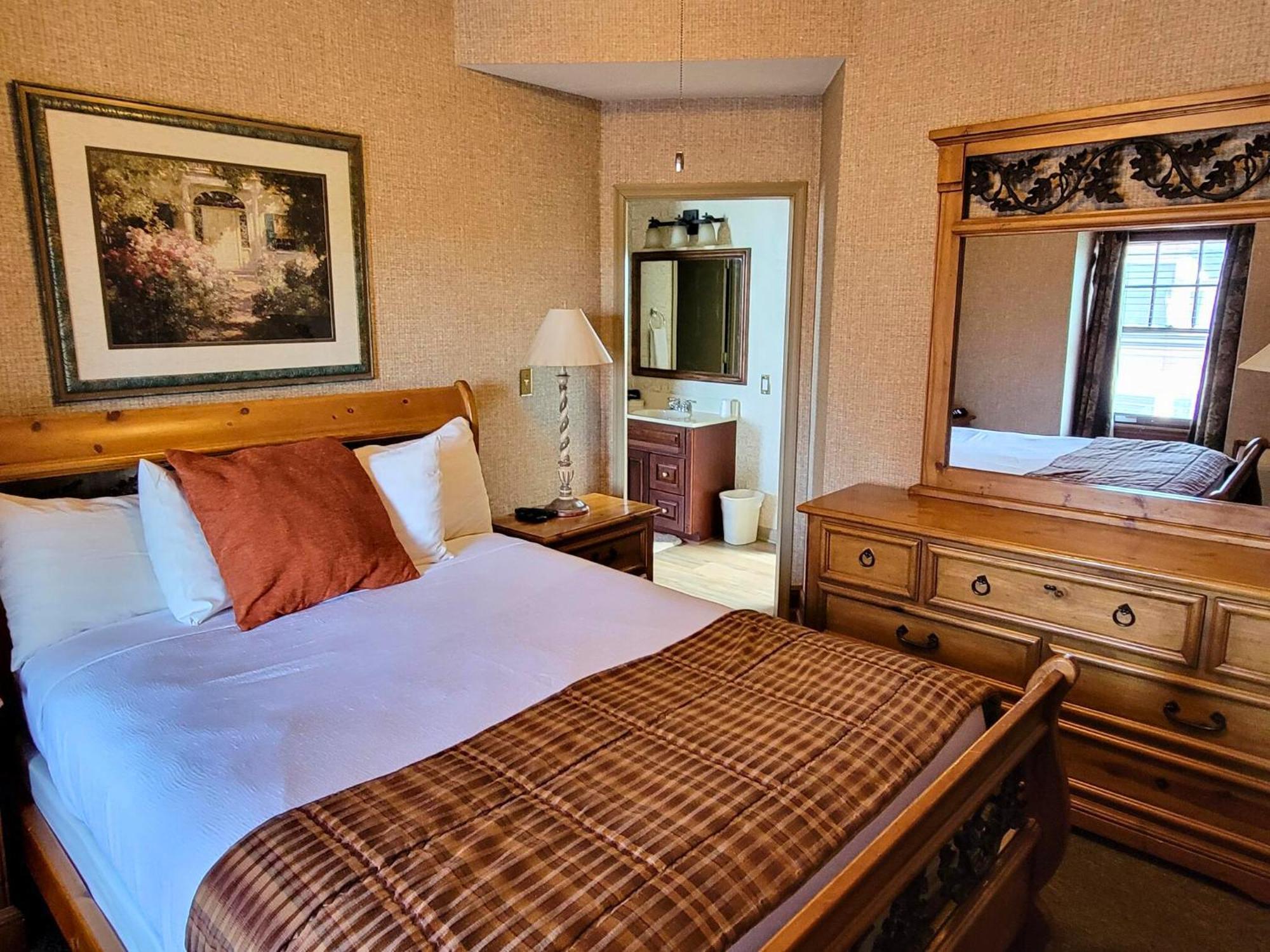 Altland House Inn & Suites Abbottstown Екстериор снимка